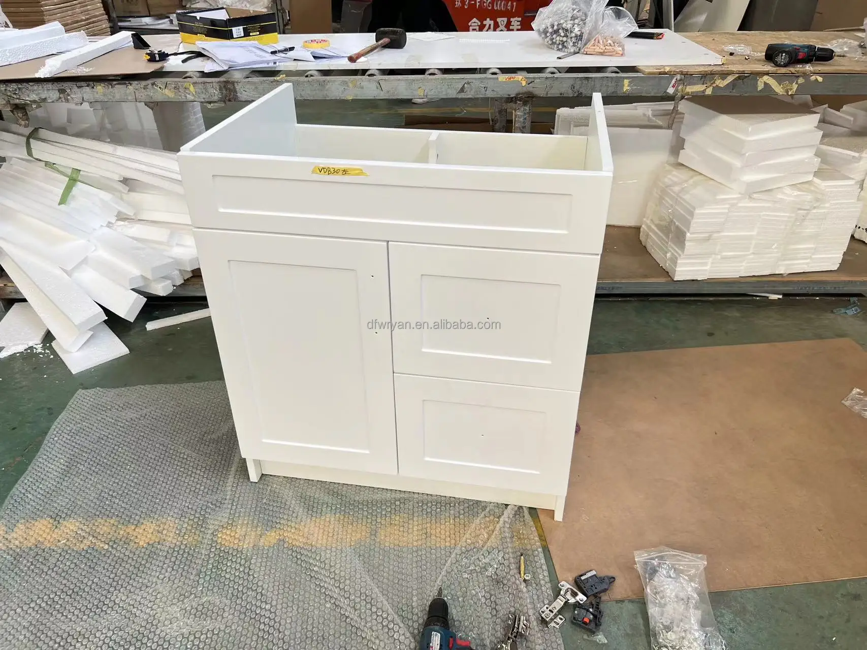 North America Canada USA Style White Bathroom Vanity Cabinets