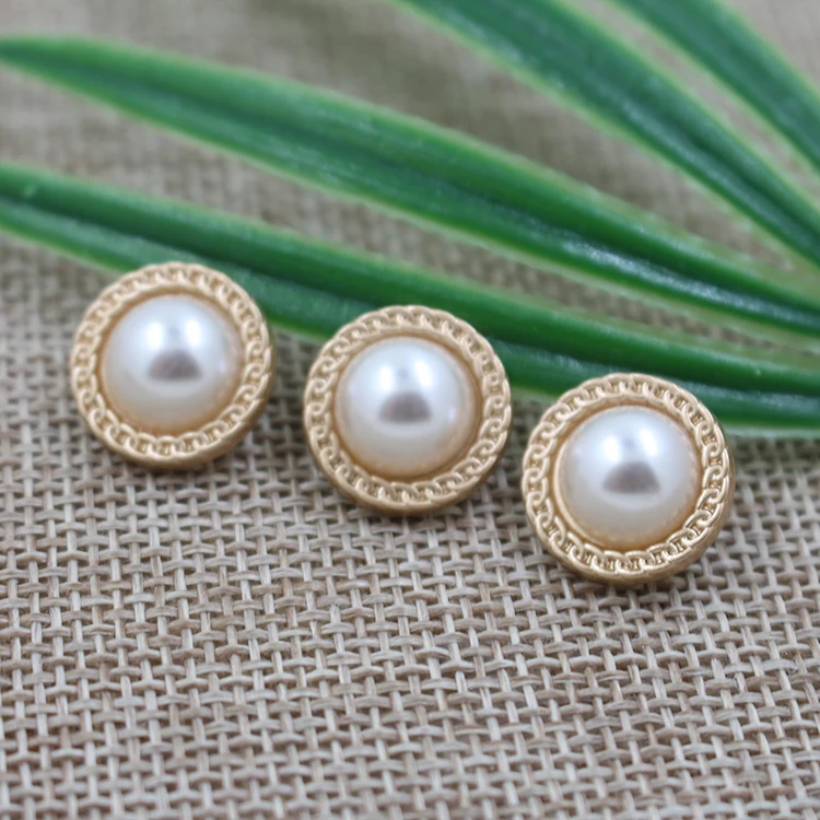 Factory wholesale Fashion white pearl metal sewing button for coat