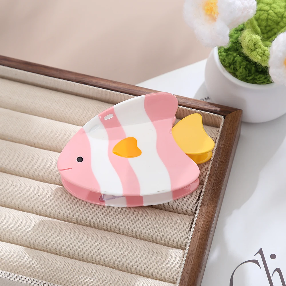 Qiyi Wholesale New Design Funny Aquatic Organism Hair Claw Acetate Cellulose Fish Hair Claws For Women Girls