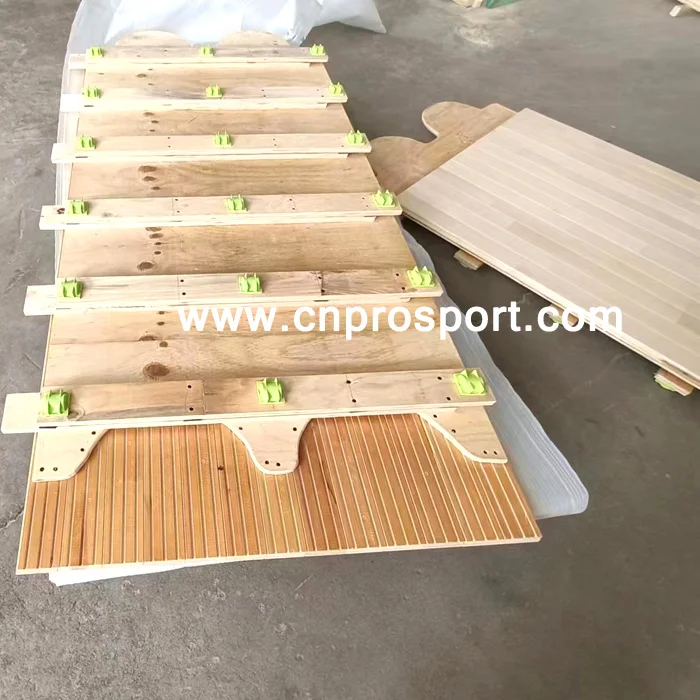 Manufacturer carefully manufactures portable solid wood sports floor basketball squash court maple oak birch beech gym
