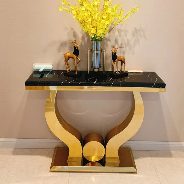 Простой консольный стол с мраморной поверхностью черный золотой металлический