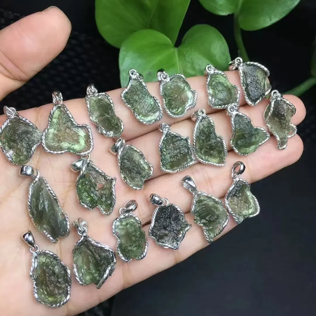 Wholesale Natural High Quality 925 Silver Natural Czech Moldavite Pendant for Fashion Jewelry