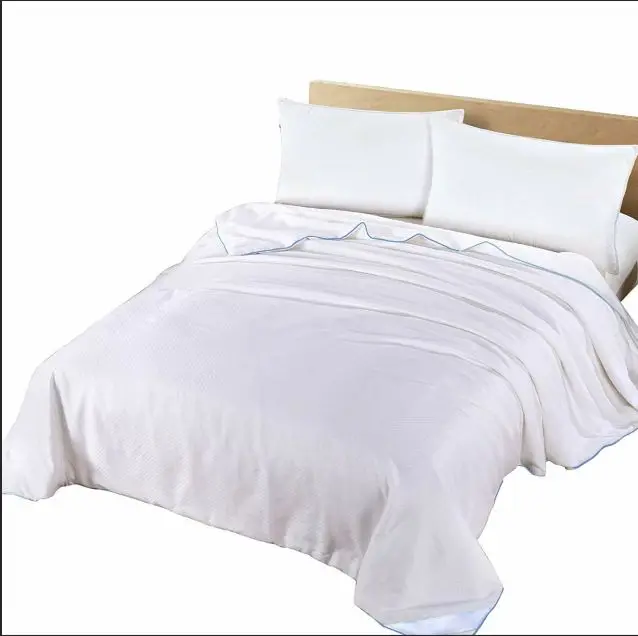 Comfortable solid color soft duck goose down quilt comforter duvet