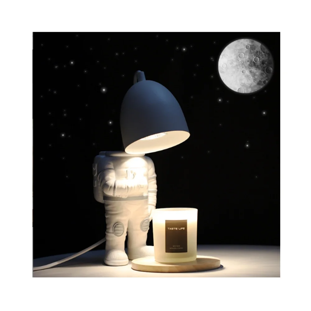 Robot Astronaut LED Night Light Electric Metal Candle Warmer Aromatherapy Melting Wax Lamp Bedside Bedroom Decor Home Atmosphere