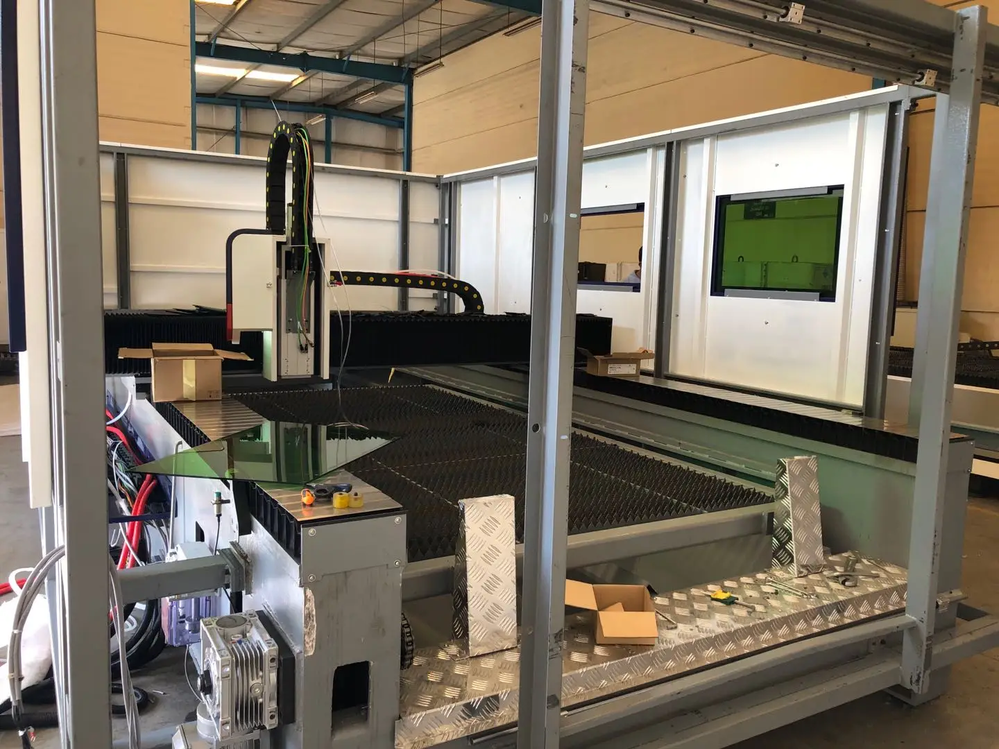 AUTO stainless steel laser cutting machine with high quality for sale