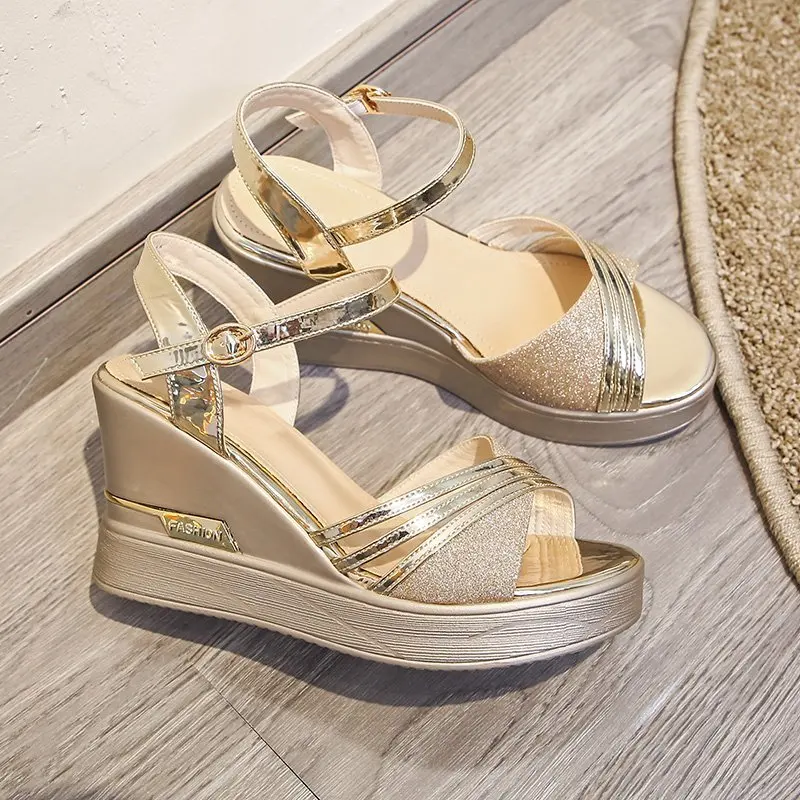 Сандалии женские с открытым носком, уличные модные босоножки на танкетке, на высоком каблуке, с открытым носком, летняя обувь