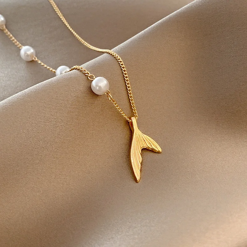 Fashion Love Pendant Necklace Stainless steel Hollow Star Moon Women Gold Necklace Simple Butterfly Pearl Jewelry Accessories