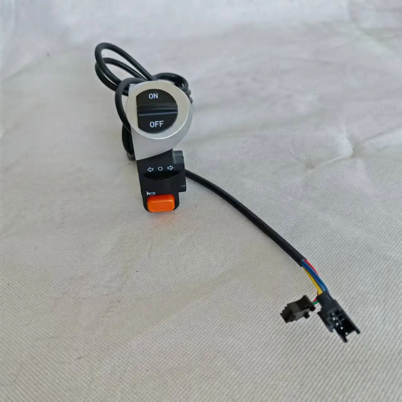 OEM Design 7/8 Inch 0.5 Meter E-bike Electric Motorcycle Electric Scooter Handlebar Lights and Turn Signal Signal Toggle Switch