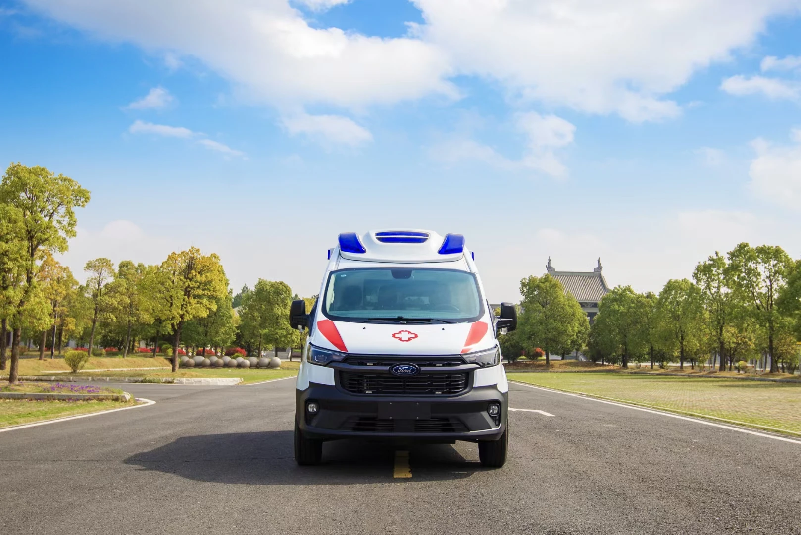 Medical ICU Emergency Ambulance Vehicle Transit Negative Pressure Ambulance Car Price