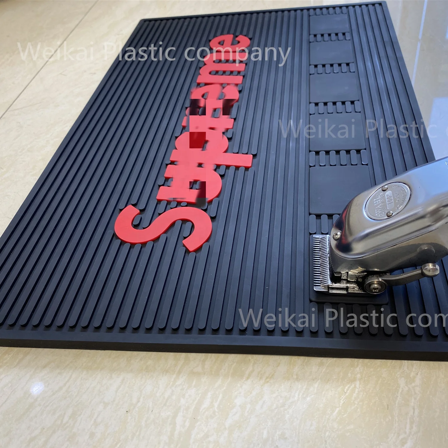 Custom logo magnetic rubber mat  Holding hair clippers and trimmer cutting hair powerful magnet mat barber station matt