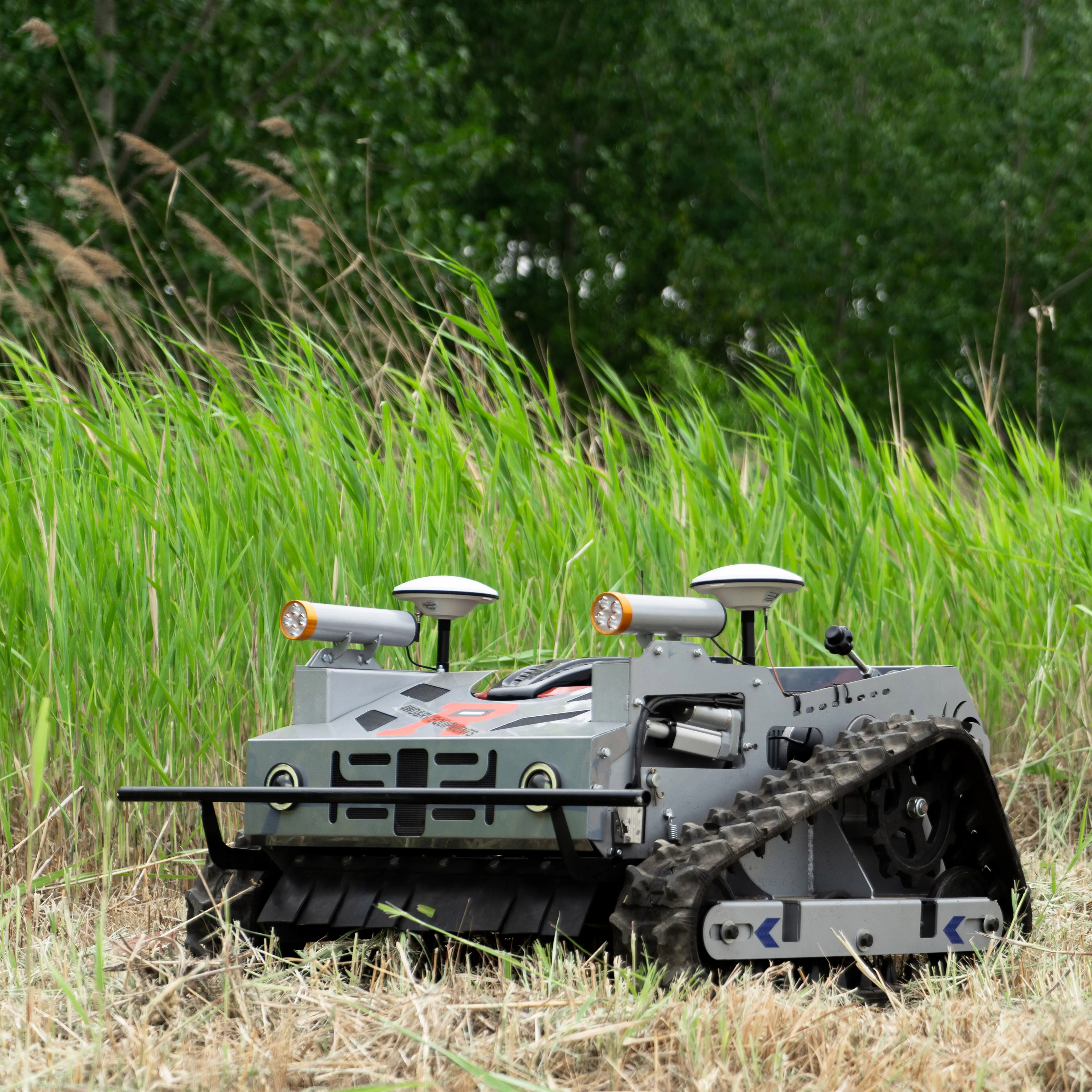 Mini Rc Robot Lawn Mower With Snow Plow Attachments Customized Electric-start Remote Control Lawn Mower