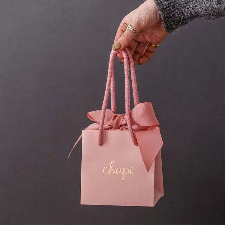 Personalized Customized Design Luxury Printing Logo Shopping Gift Cardboard Kraft Paper Handbag with Ribbon Handle for Clothing
