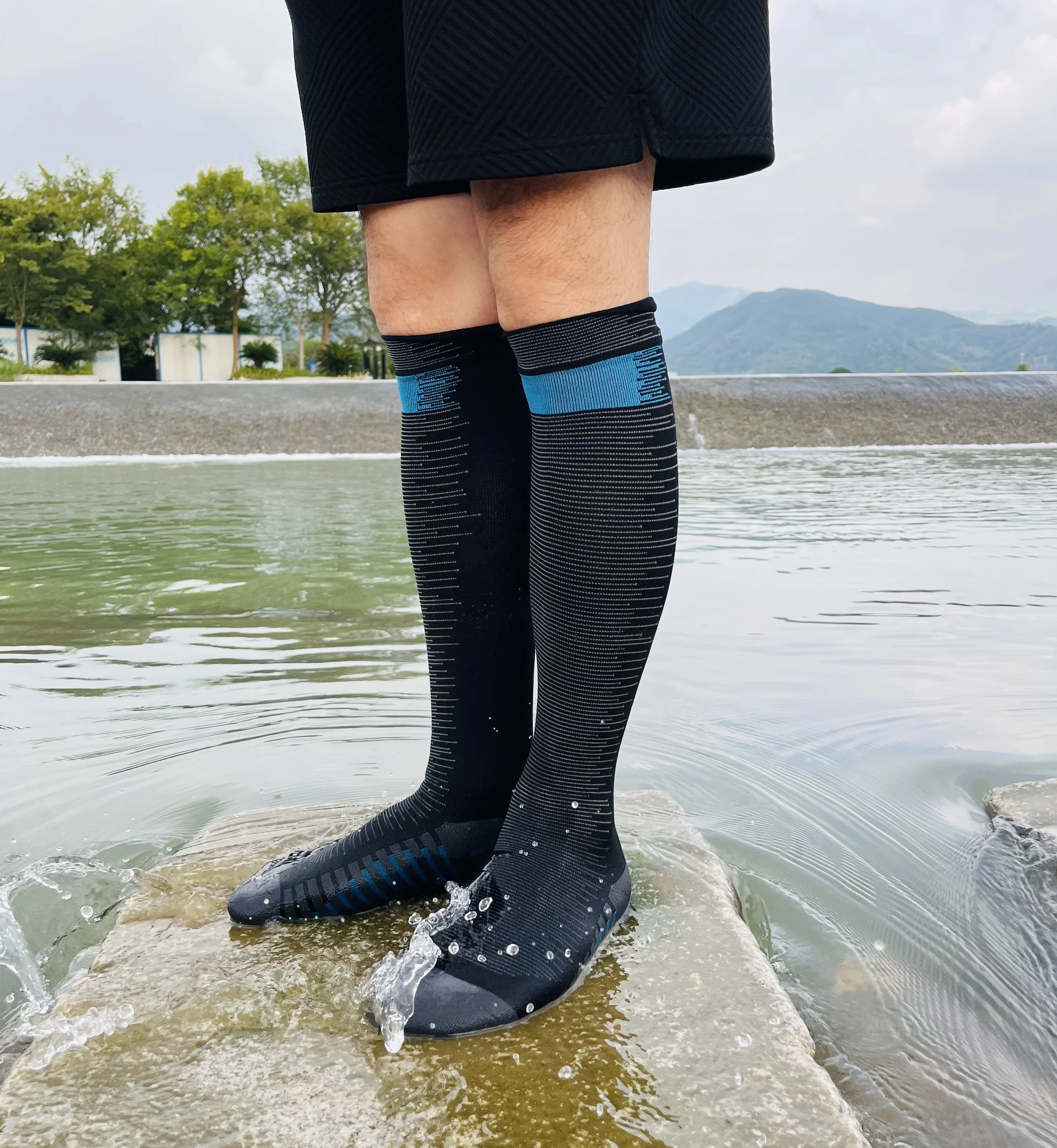 Unisex Custom Logo knee high Water Proof Socks Breathable Sport Skiing Trekking Hiking Waterproof Socks