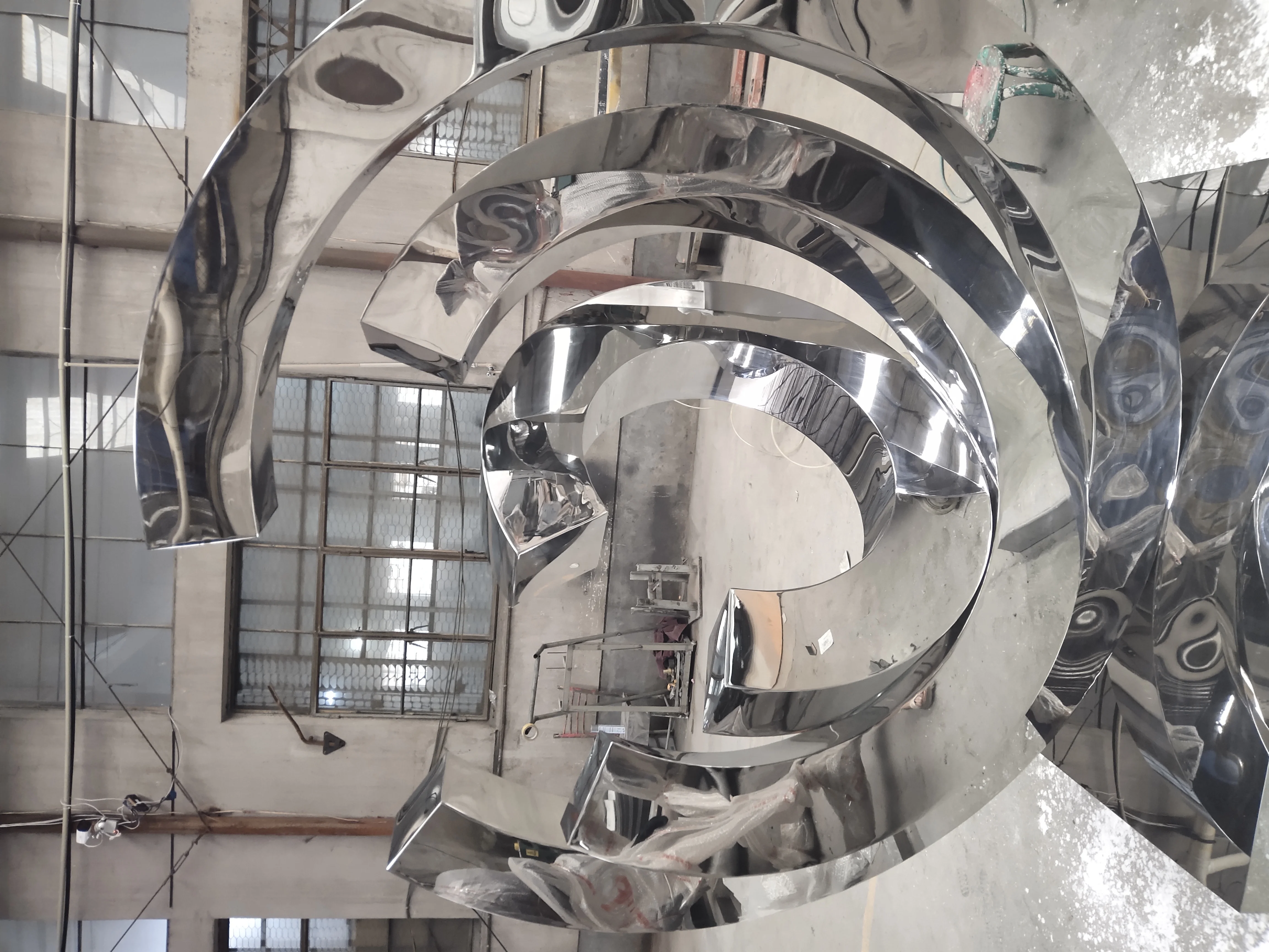 Custom metal arts statues pianissimo stainless steel garden flat metal polished outdoor sculpture