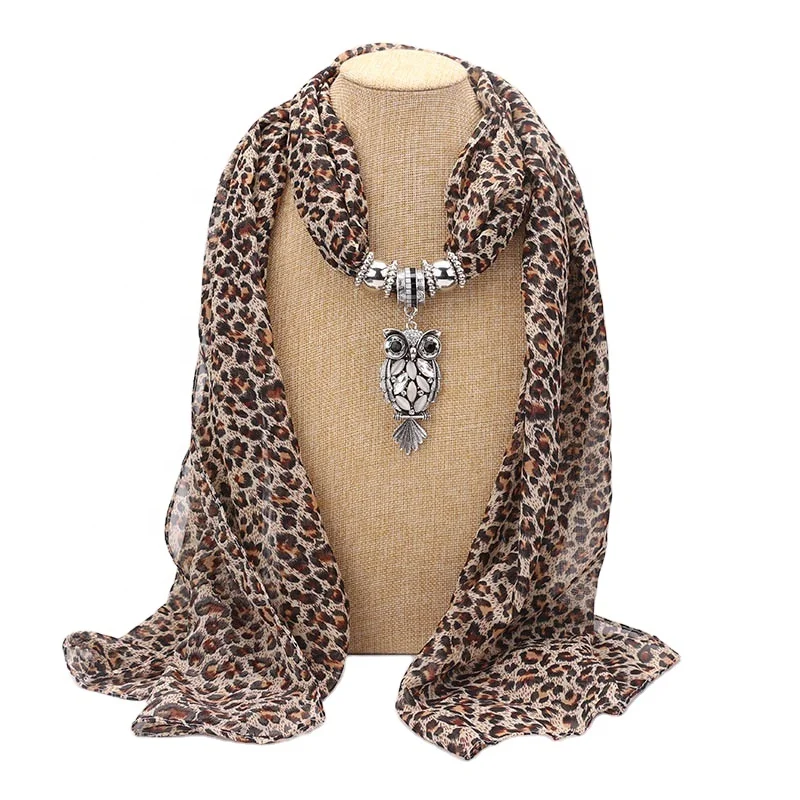 
New style autumn winter fashion leopard head with diamond leopard pattern alloy pendant ornaments noble and elegant scarf 