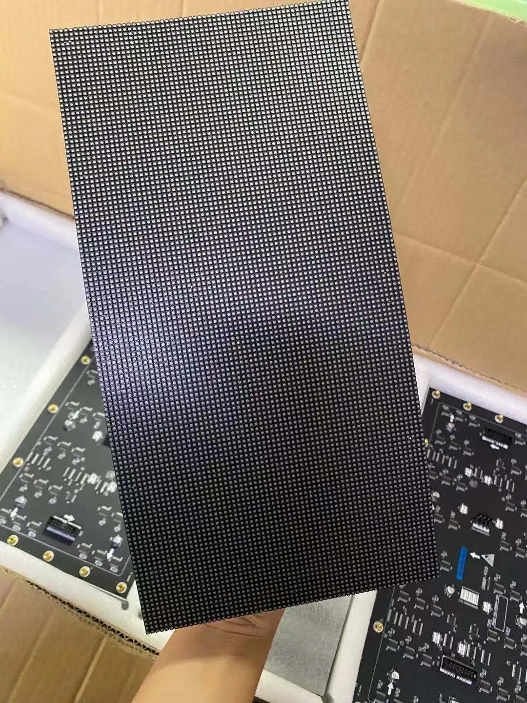 2023New prSMD2020oduct indoor p2.5 Cube hexahedral iron cabinet 480*480mmadvertising led screen