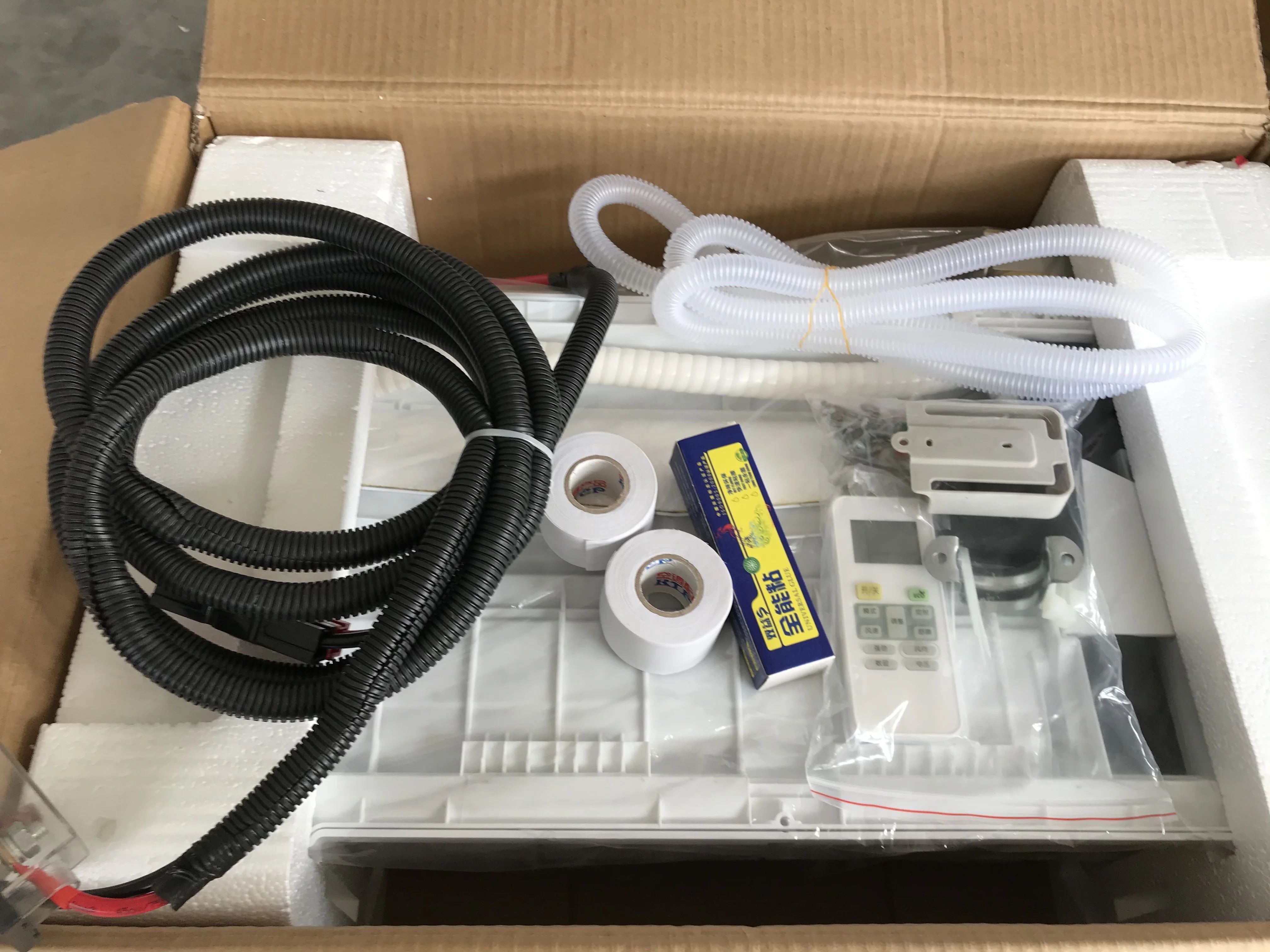 Roof Mounted Van Truck Cooling System with CE Certificate Crane Cabin Electrical Air Conditioner Evaporator Unit DC12V DC24V