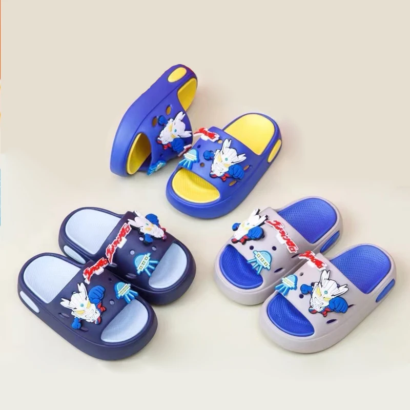 Летние новые детские тапочки домашние противоскользящие повседневные резиновые для детей пляжные сандалии сабо и мюли