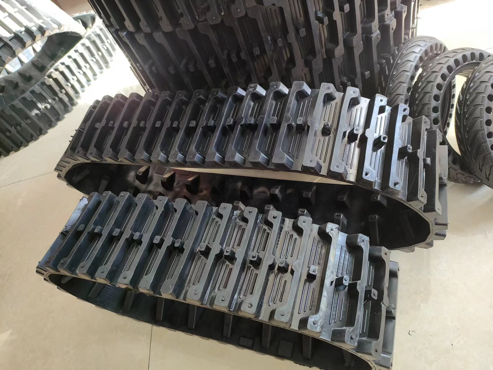 Rubber Tracks Excavator Used in Municipal Engineering Rubber Blocks