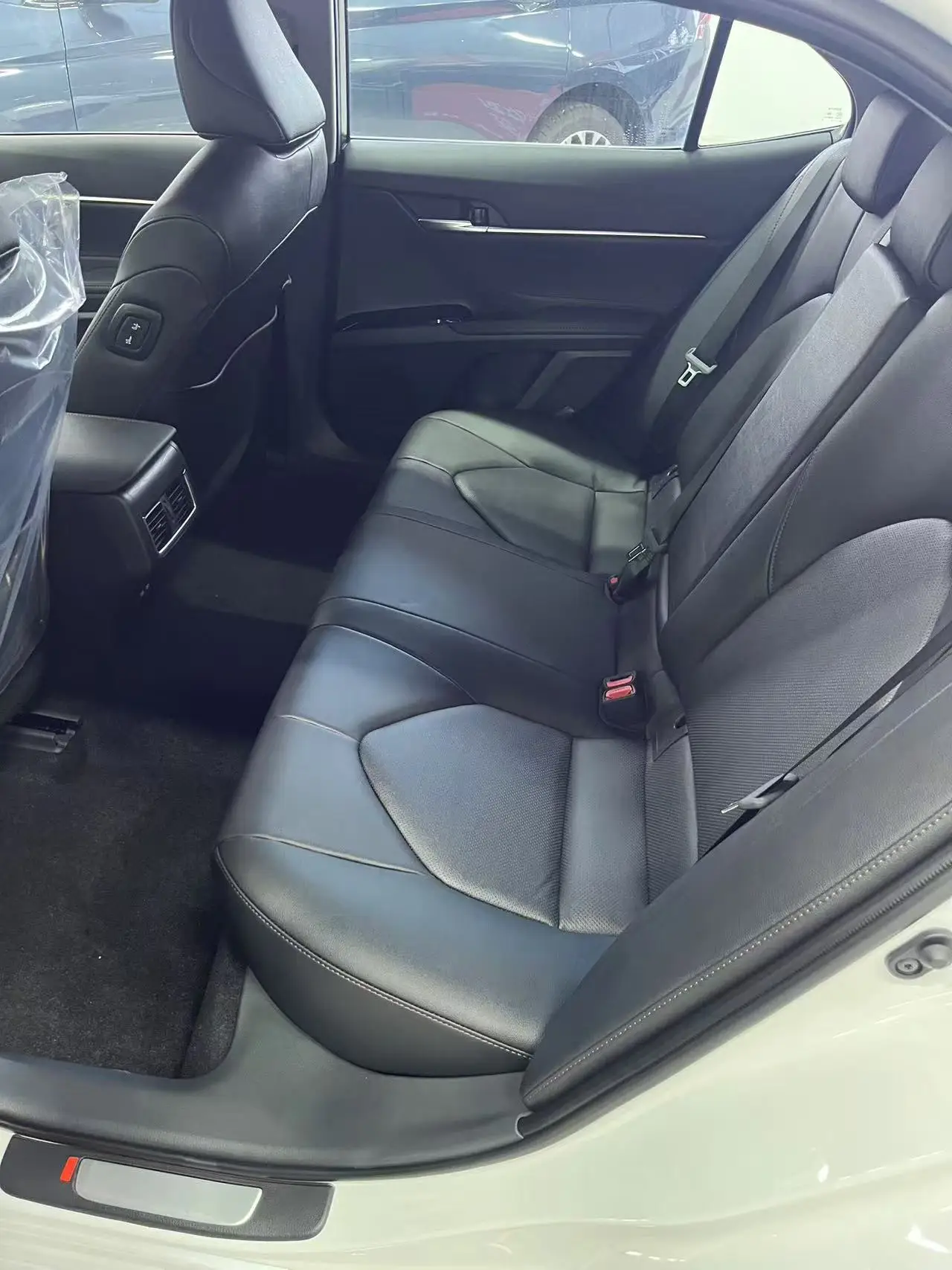 Wholesale Toyota Camry 2023 2.5G Deluxe Edition vehicle for sale