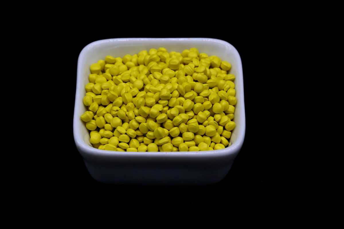 LDPE HDPE переработанные пластиковые маточные флуоресцентные гранулы упаковочные добавки маточная цветная