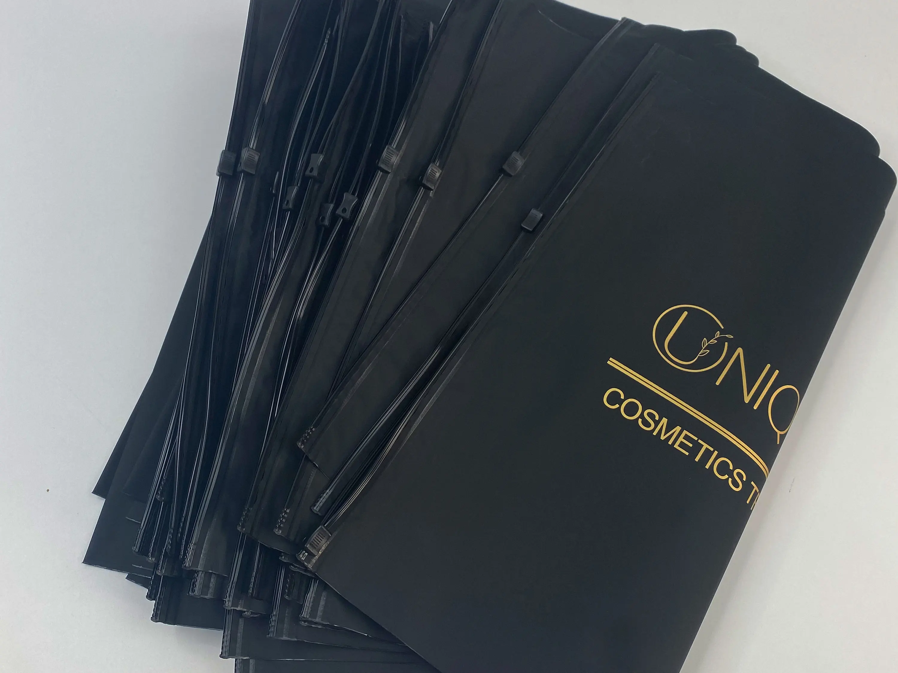 Customize Logo Plastic Package Eco Friendly Black CPE Frosted Ziplock Shipping Clothes Packaging Garment Clothing Zipper Bag