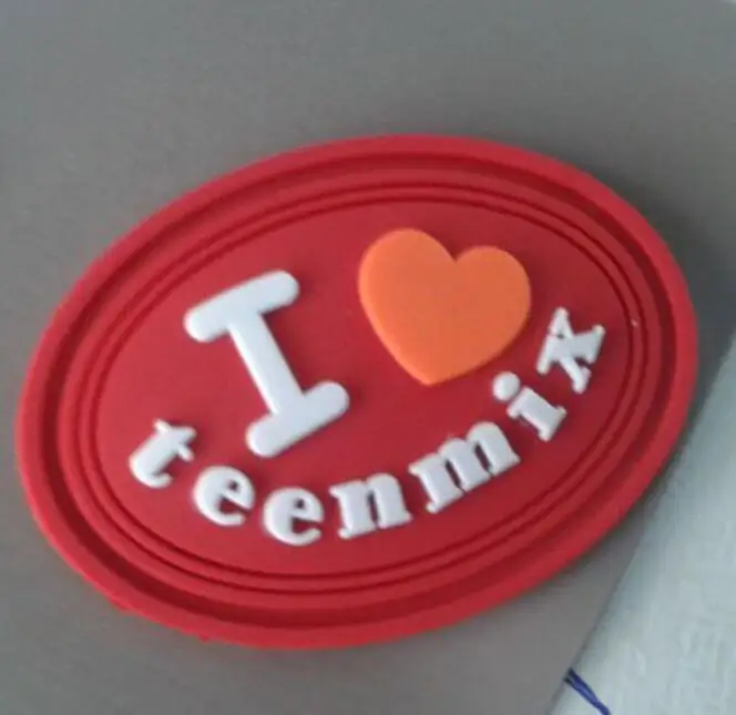 3D Custom Design Raised Letter Name Logo High Quality Silicone Rubber Heat Transfer Labels for Garment