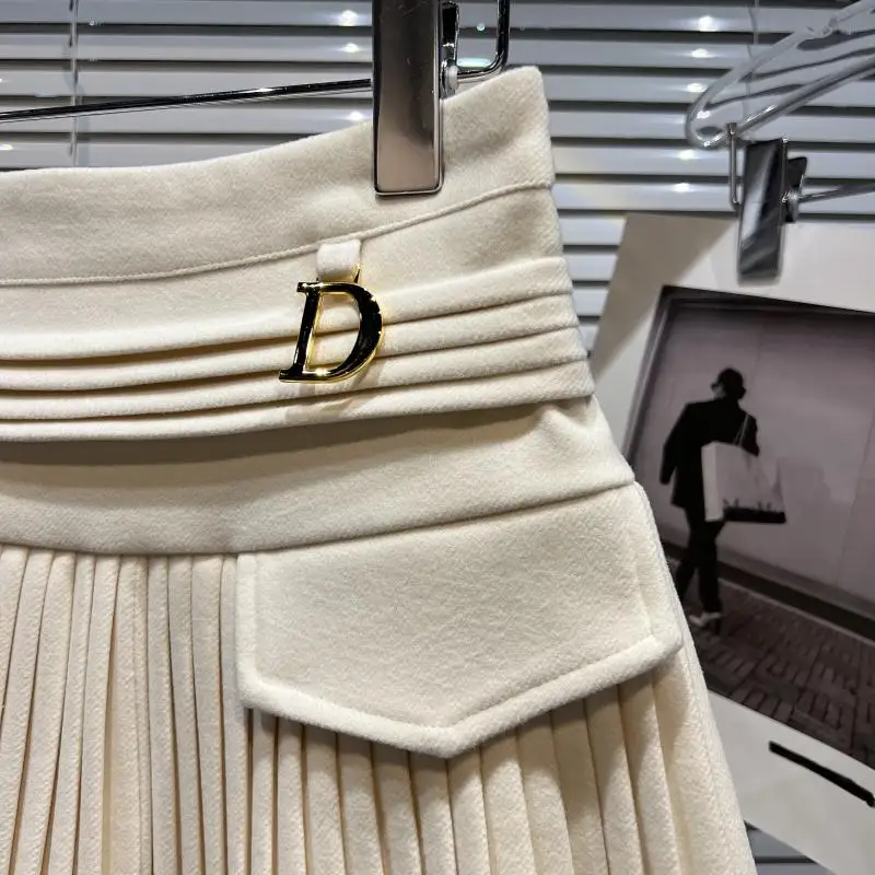 Wholesale 2021 Winter New Design Letter Metal Skirt Office Lady Woolen Pleated Skirt Street Style Sexy Thick Mini Pettiskirt