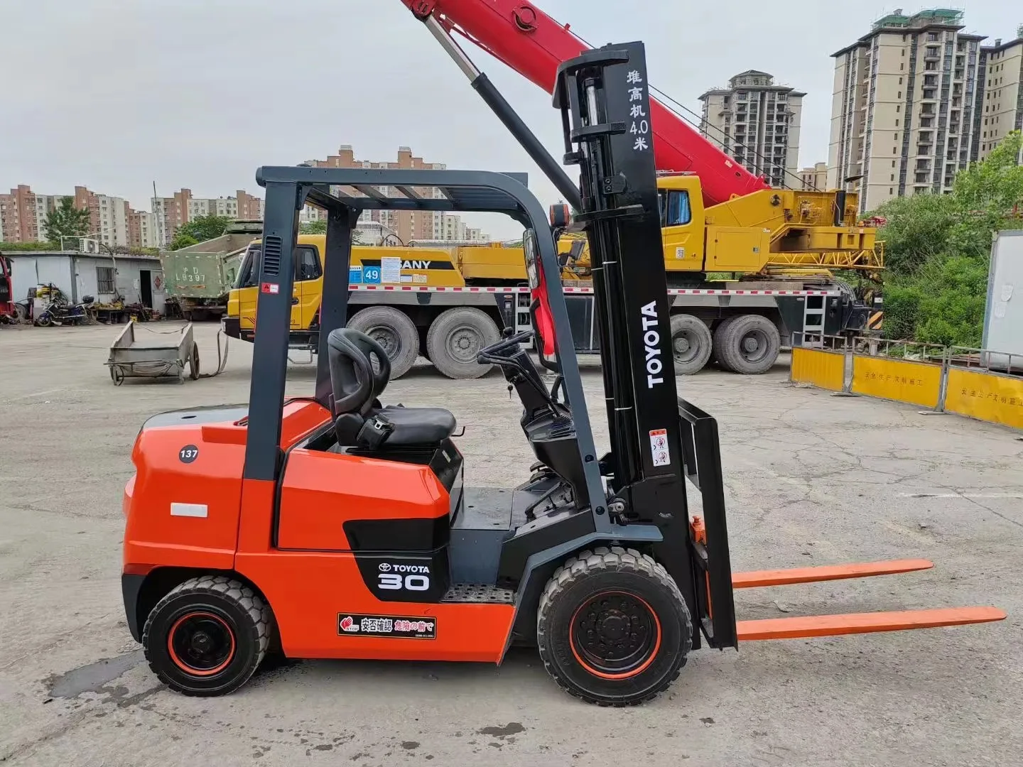 Used 3 Ton Toyota 9F Forklift Original Japanese Made with Cheap Price Engine Pump Motor Gear Gearing Bearing All Good Condition