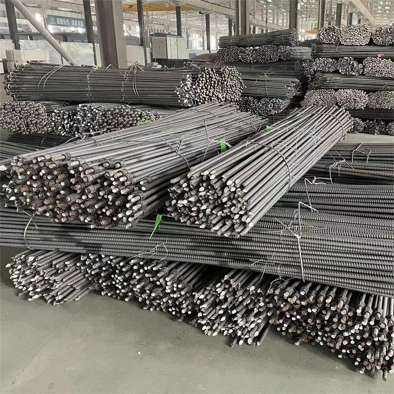 The latest production can be customized corrosion resistant right-hand bolt