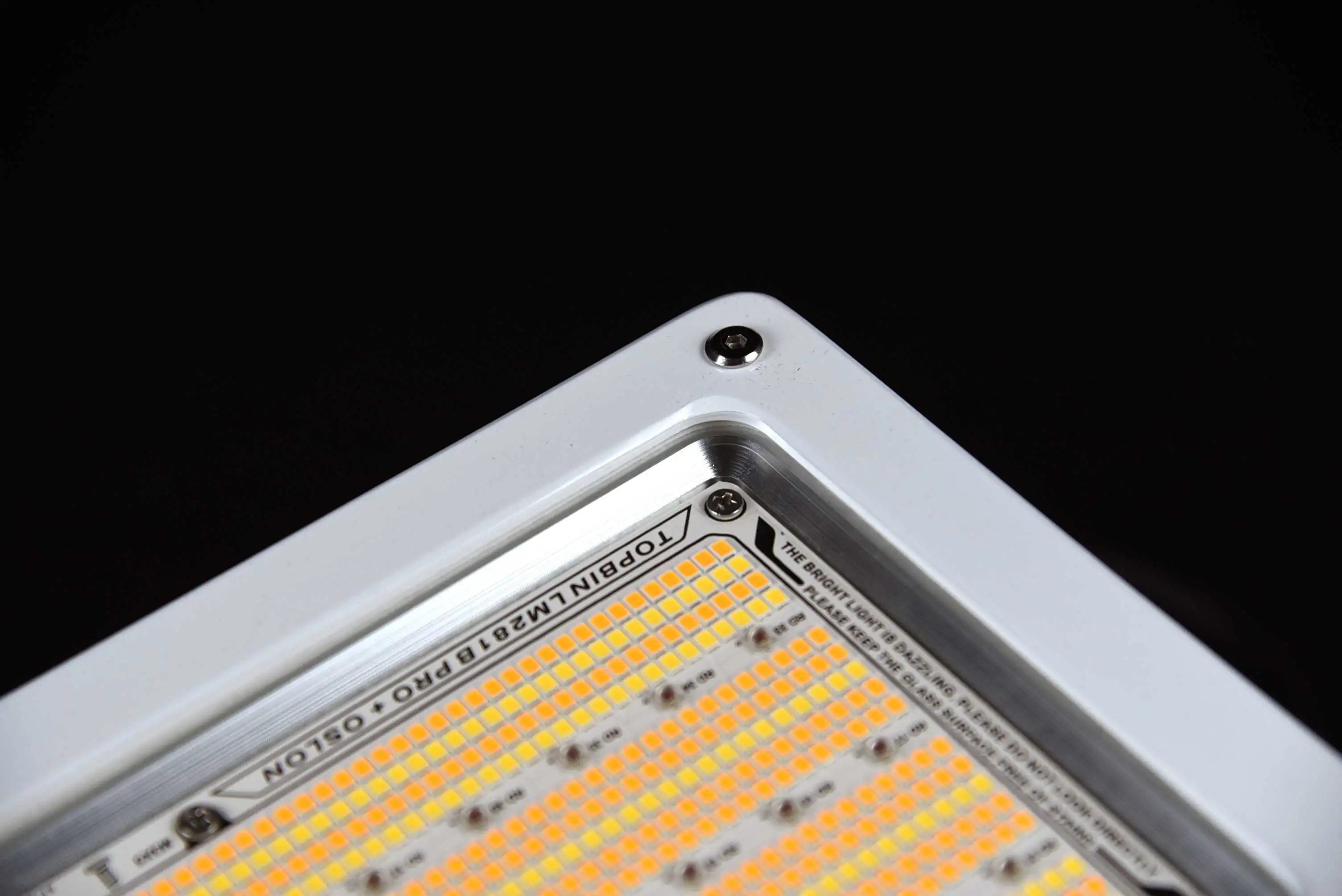 2023 Newest HortiBloom 1930e Commercial Horticulture full spectrum led grow light Solux 650w