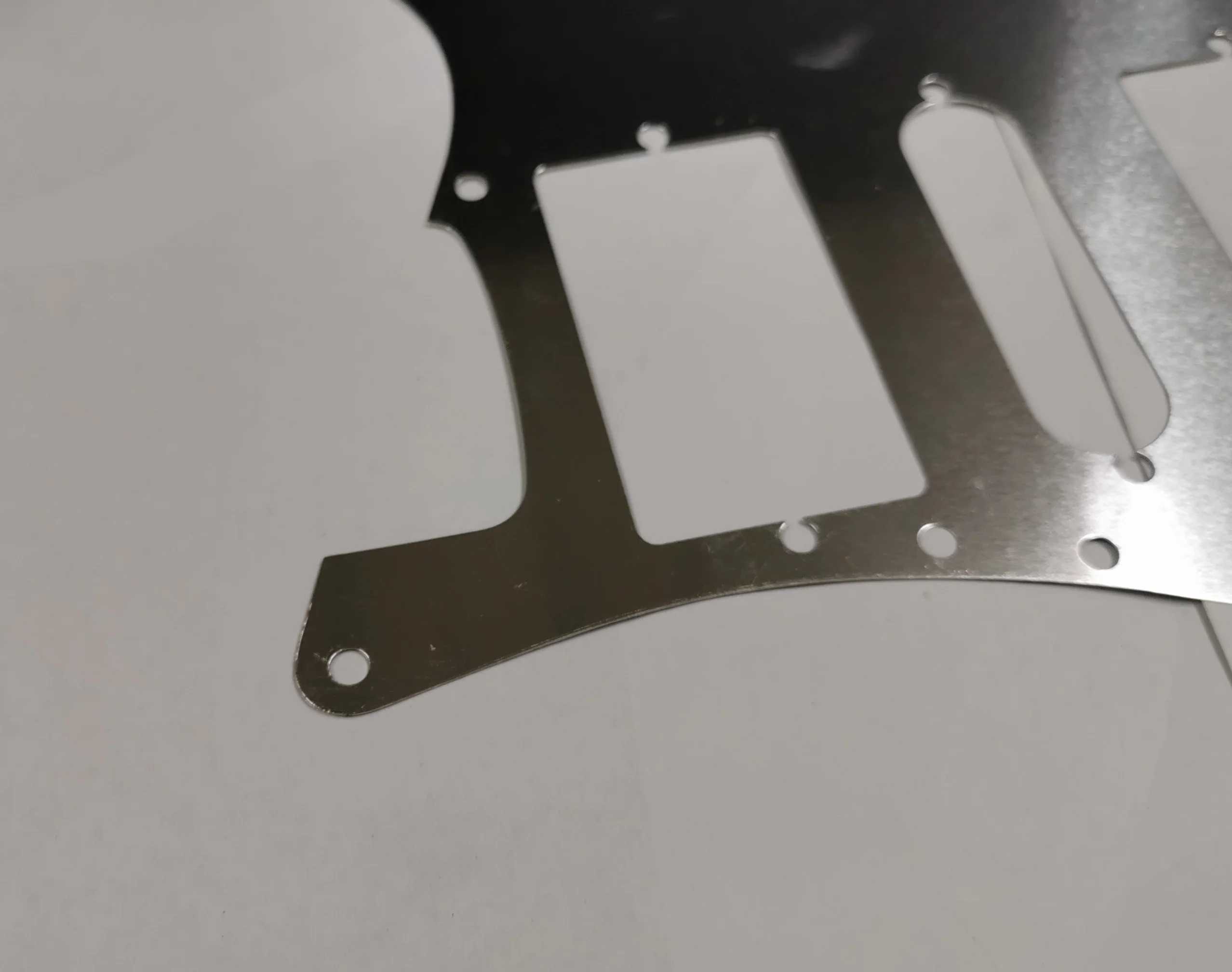 Pleroo Quality DIY guitar parts 1pc 0.3mm Aluminum material Shiled ST guitar pickguard Fit For SSH Strat guitar