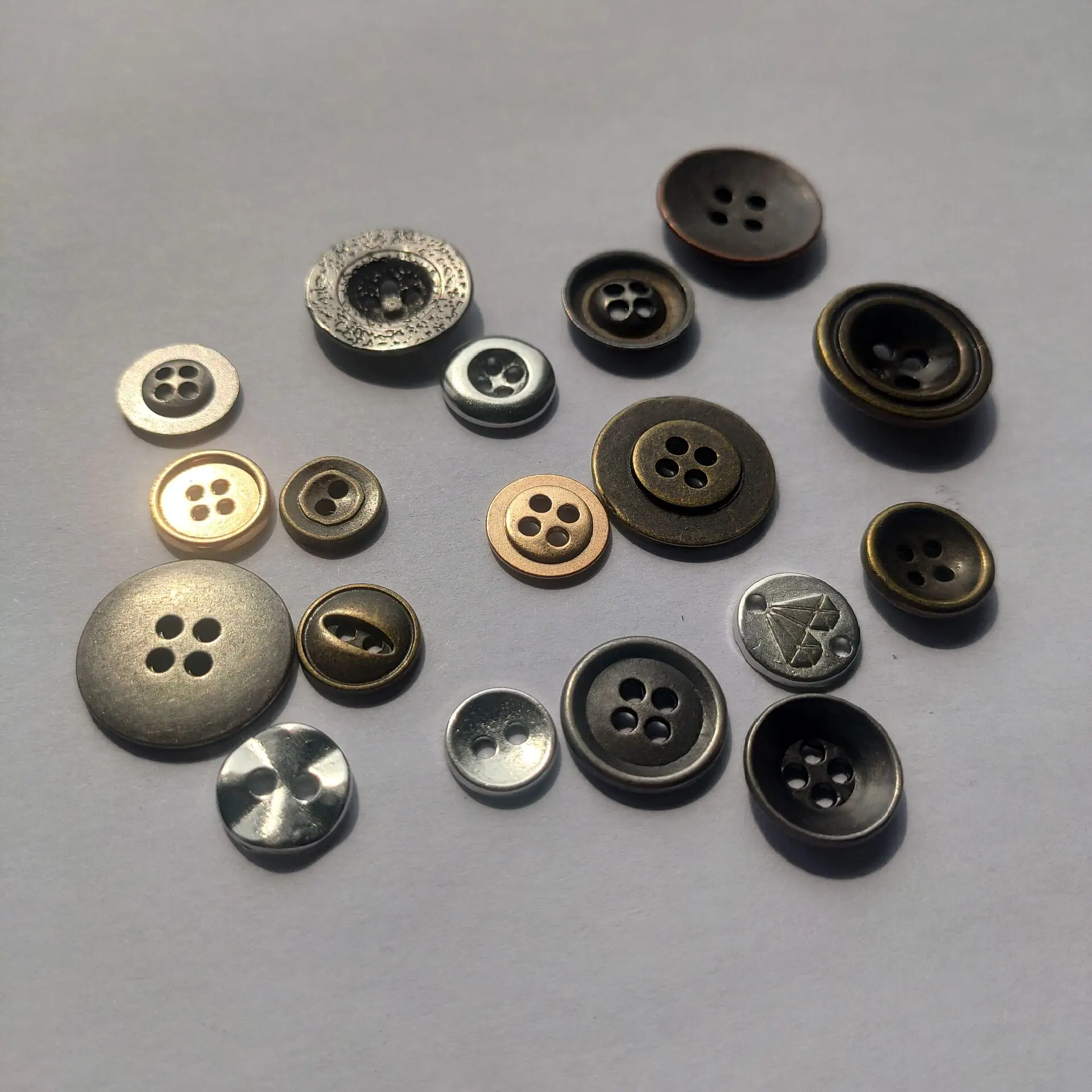 Custom special shape skull screw jeans metal buttons metal buttons for clothing for denim jacket