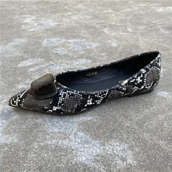 Low price China wholesale cheap foldable normal flat pump shoes for women and ladies