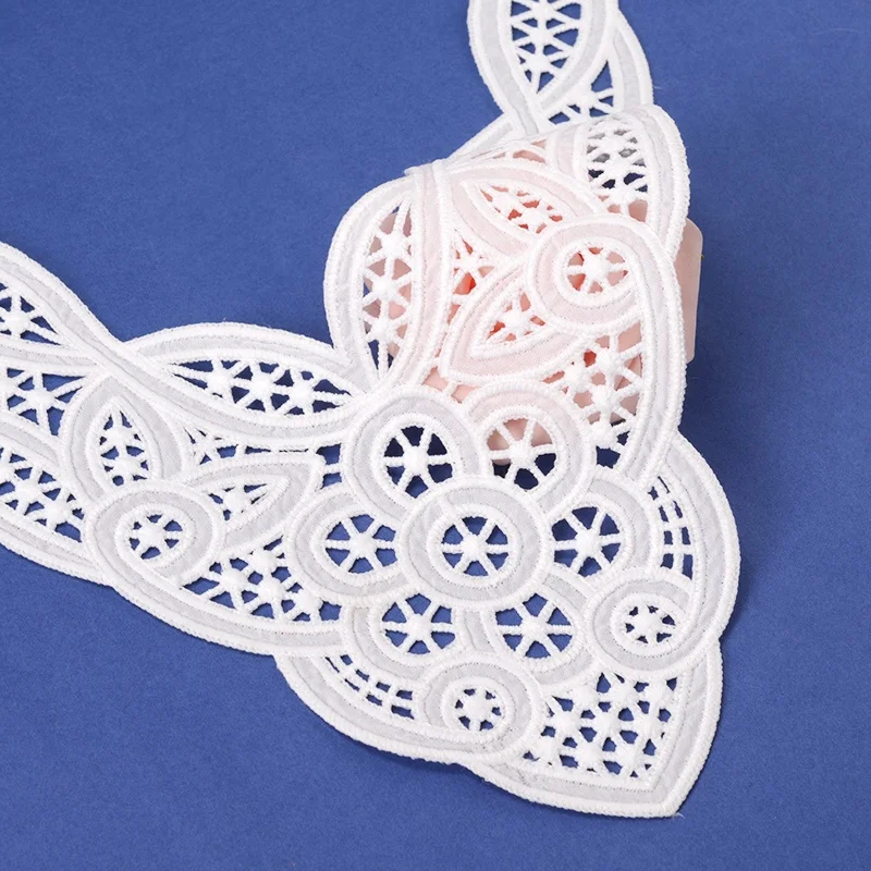 2023 Top Quality White Applique Lace 100% Polyester V-neck Decoration Embroidery Laces Soft Collar For Garment Accessory