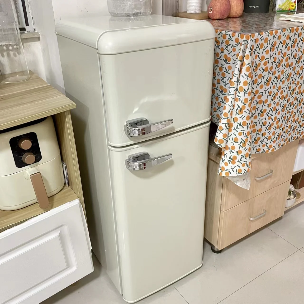 J 88L retro net red energy-saving refrigerator manufacturers direct sales of household appliances rental office refrigerators