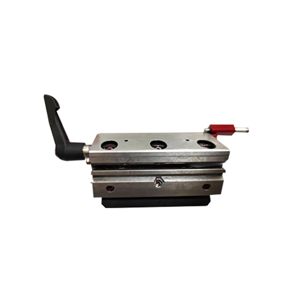 
Lab using disposable hand manual microtome blades holder 