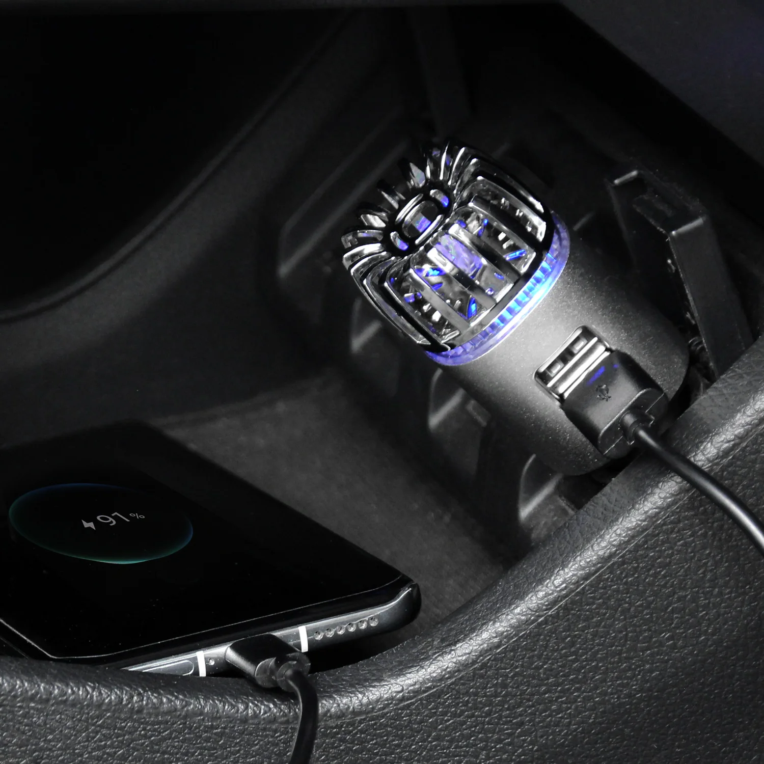  Автомобильные аксессуары Мини Портативный персональный двойной USB OEM производитель низкий уровень шума отрицательные ионы автомобильный очиститель воздуха