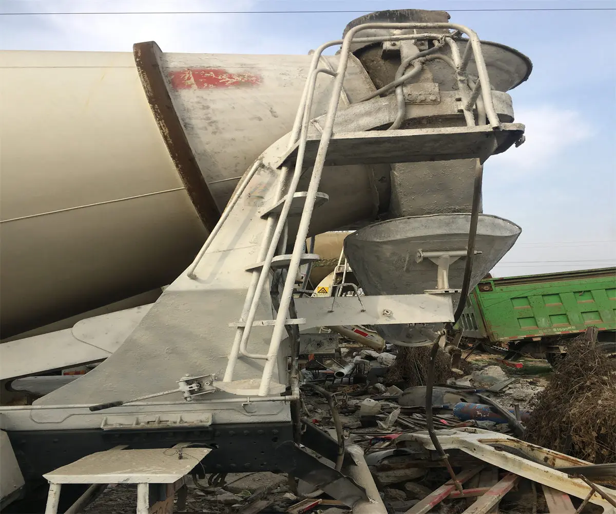 Used Japan made  Hino 700 500 mixer truck Howo Shacma 18cbm 14cbm 12cbm 10cbm concrete mixer trucks original paint spare part