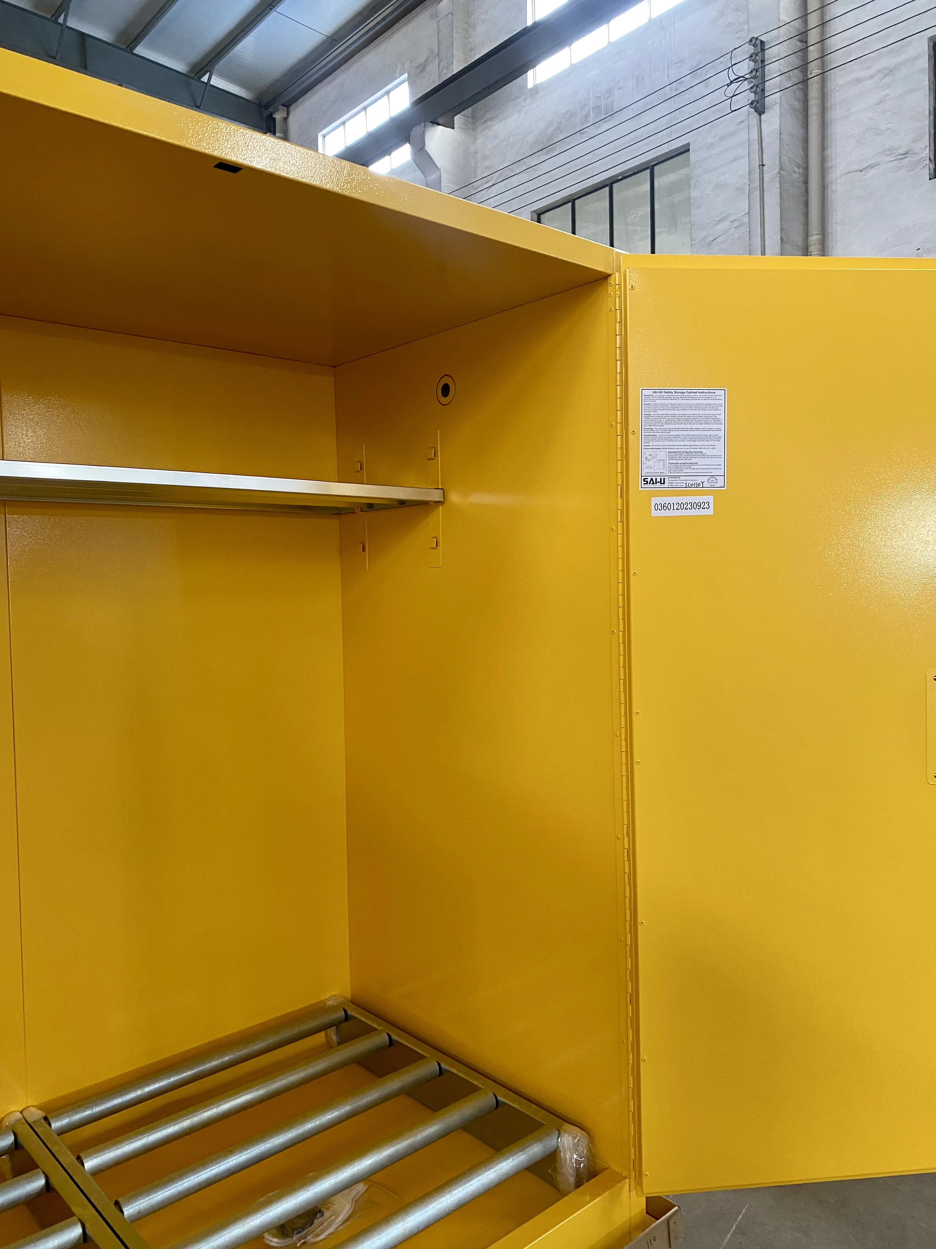 SAI-U Yellow fireproof safety cabinet with double doors SC0110Y with FM Certificated