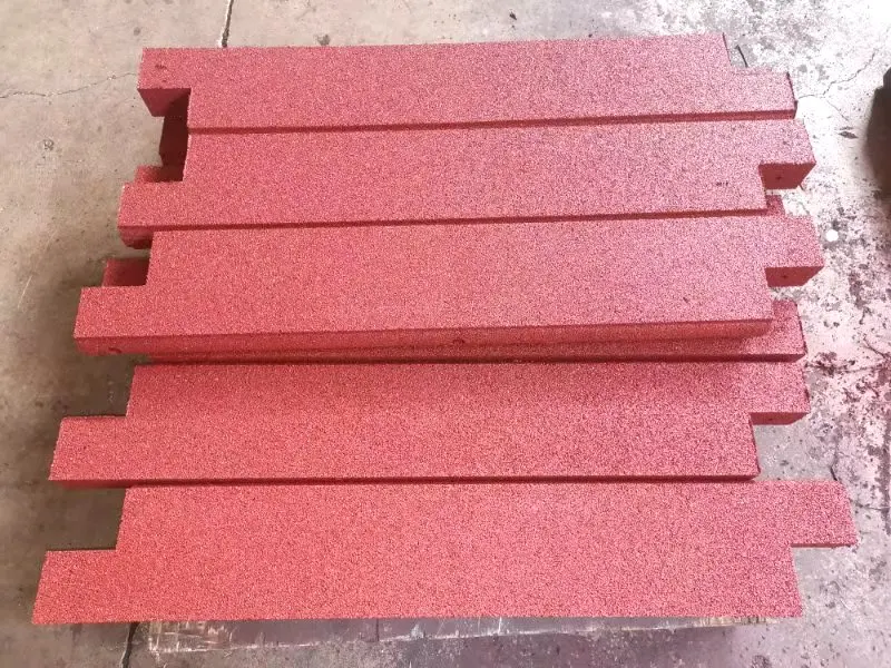 recycled rubber tyres play area border in garden,Lawnmower friendly rubber border edging tile