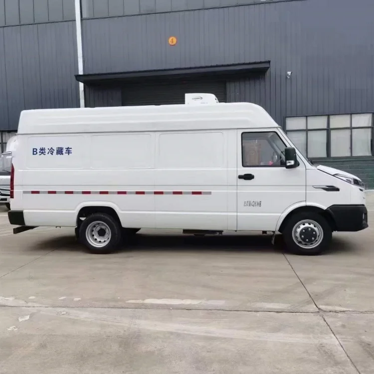 Powerful long axle bread refrigerated truck for refrigerated cargo transportation, efficient mobile refrigerated truck