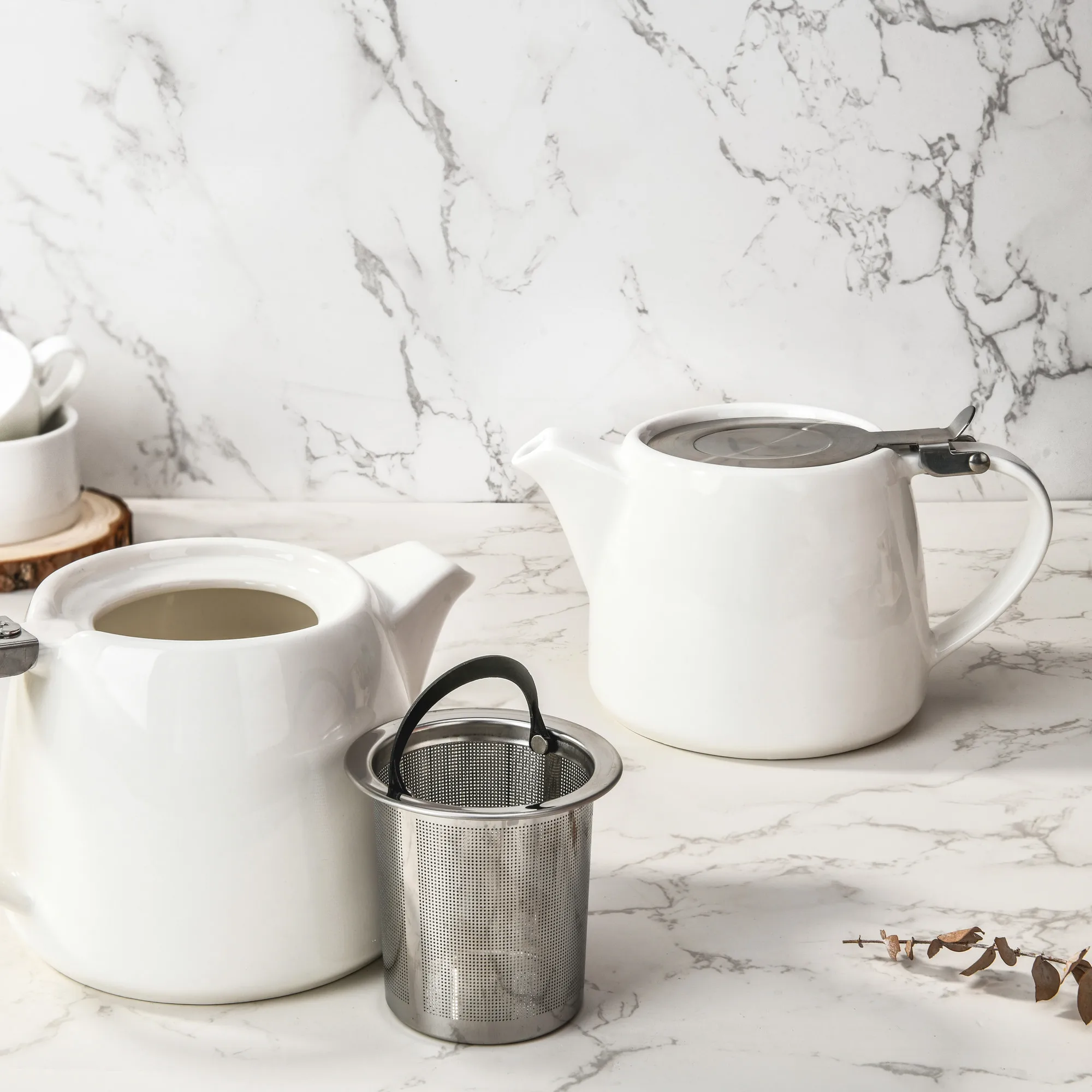 Modern Style High Quality Glossy Glazed Ceramic Teapot with Stainless Steel Strainer Infuser for Coffee