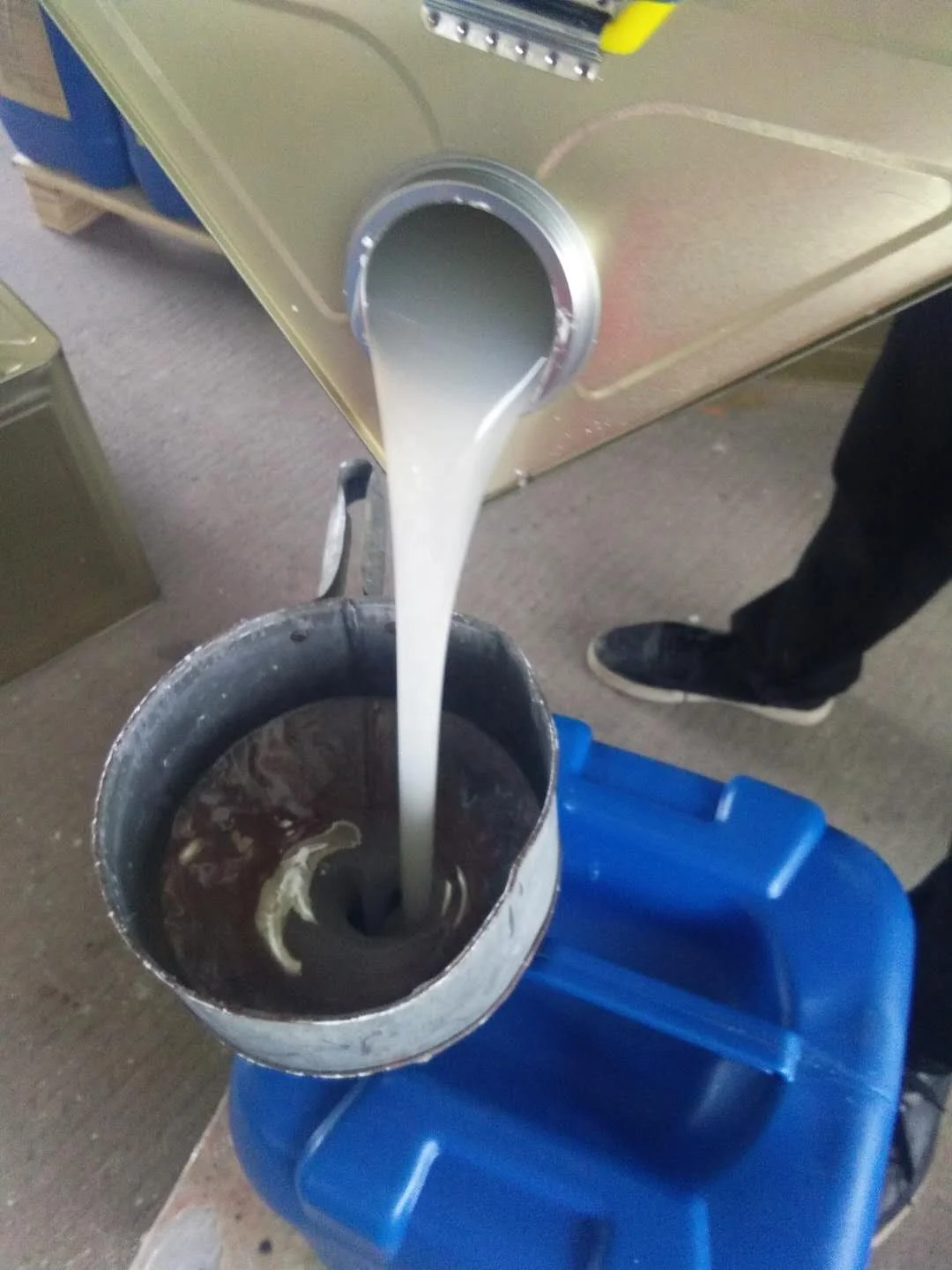 PVC primer for decorative furniture