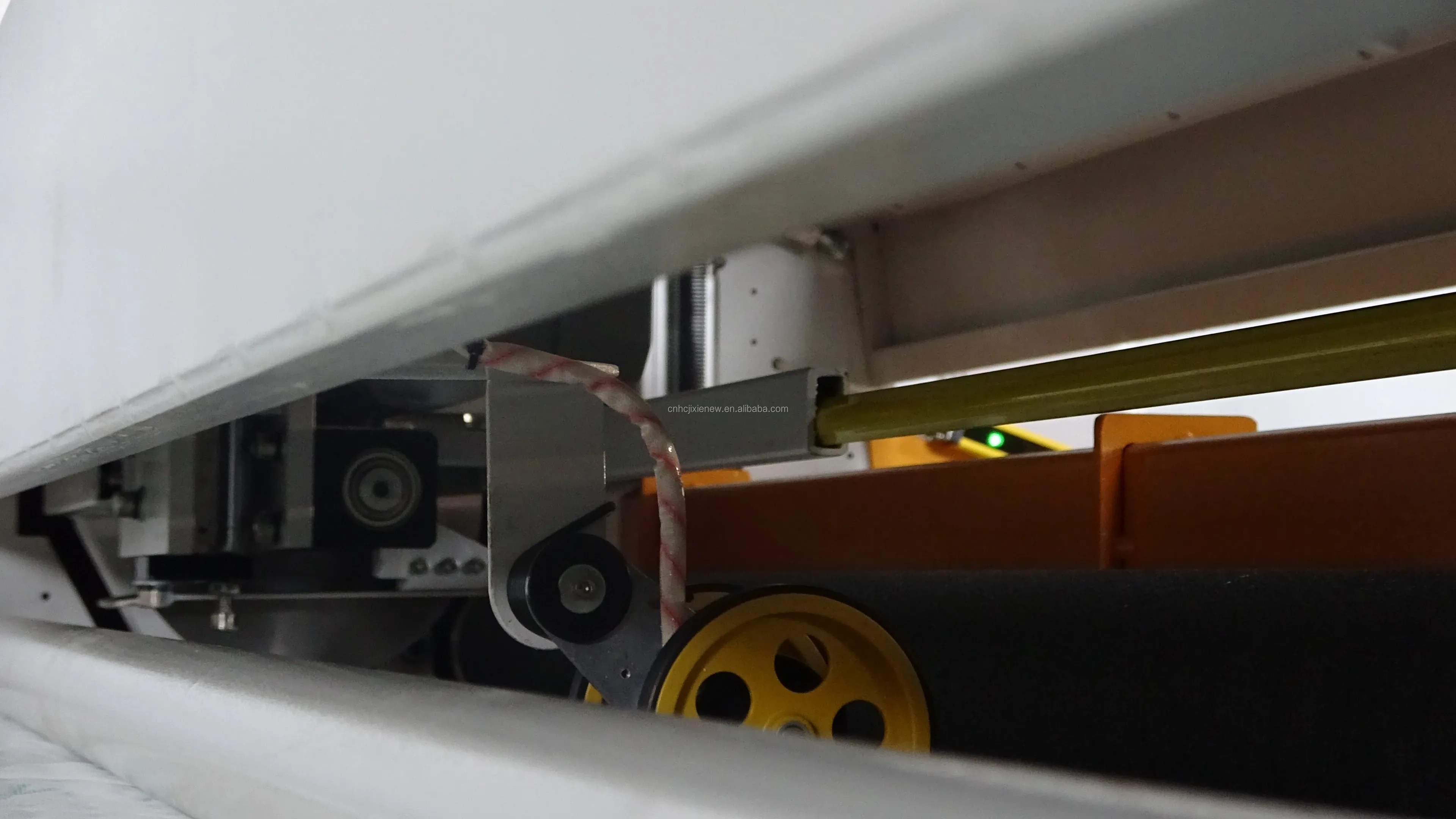 Full automatic single needle quilter quilting machine flower machine home textile, mattress between the cotton machine