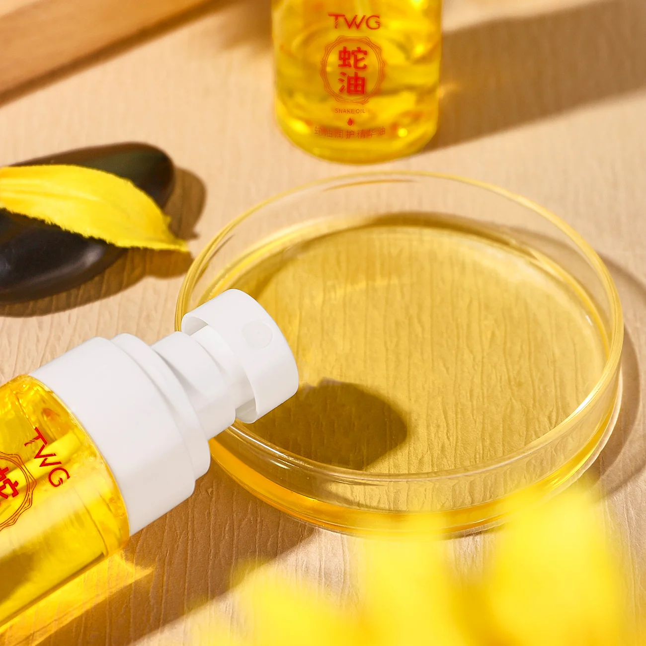 TWG Anti Cracking Hand Oil Hand Care Nourishing Snake oil  Cracked Body Moisturizing Hand Oil