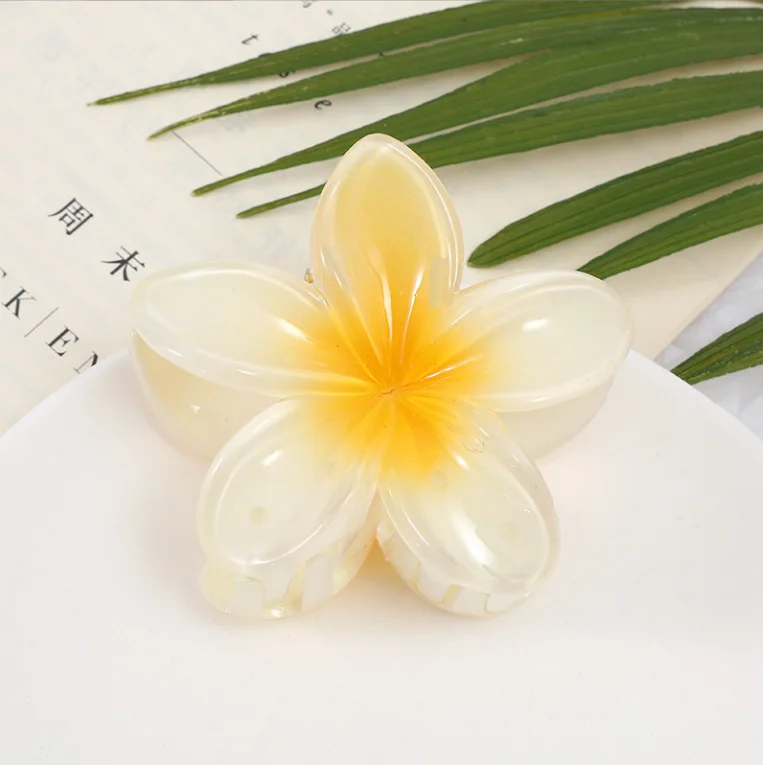 wholesale newest design women plastic flower hair claw clip fashion frangipani hair claw bath for girls