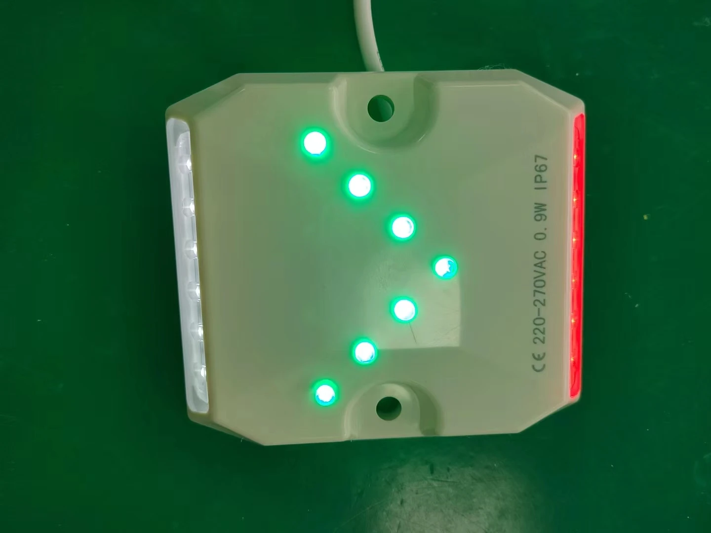 DC 24V/12V tunnel with line studs IP68 plastic wired cable with arrow LED road studs