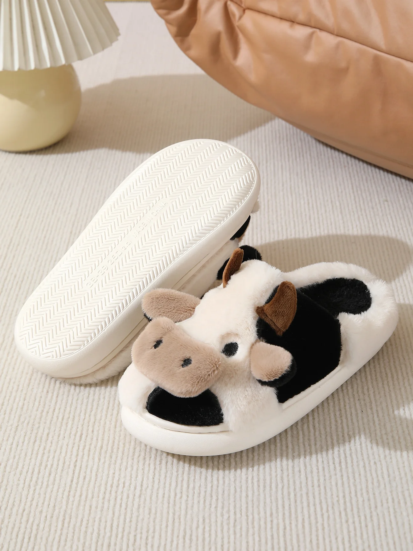 Home Cartoon Cow Cotton Slippers Indoor Outdoor Slippers For Women Men Fuzzy Cute Cow Slides Warm Cozy Animal Fluffy Shoes
