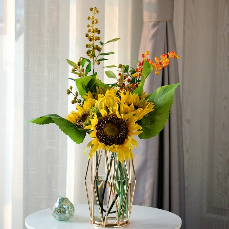 Handmade plated decorative geometric art metal wire shelf table vase